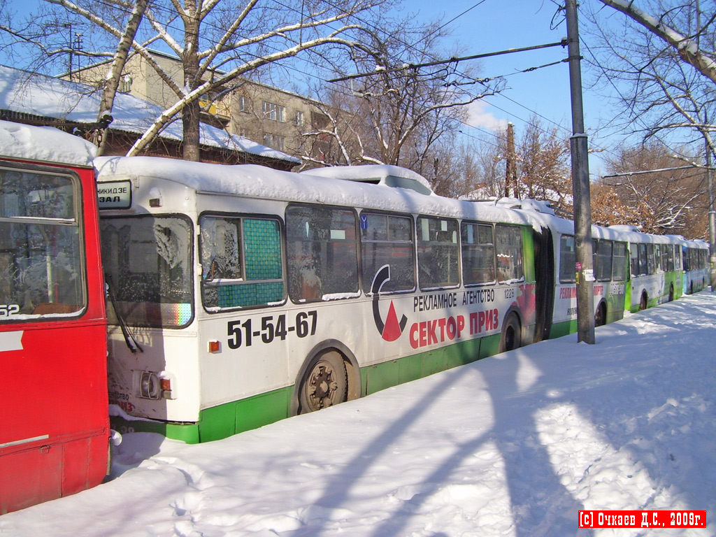 Саратов, ЗиУ-620520 № 1228