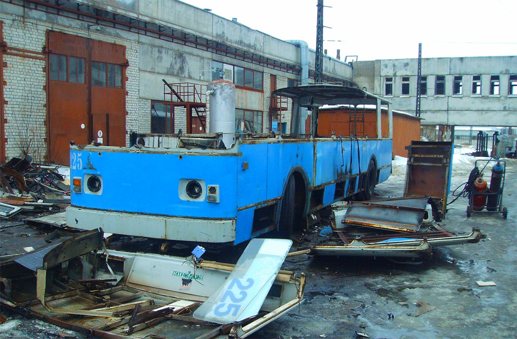 Petrozavodsk, ZiU-682V [V00] Nr. 225; Petrozavodsk — Storage and decommissioning bases for trolleybuses