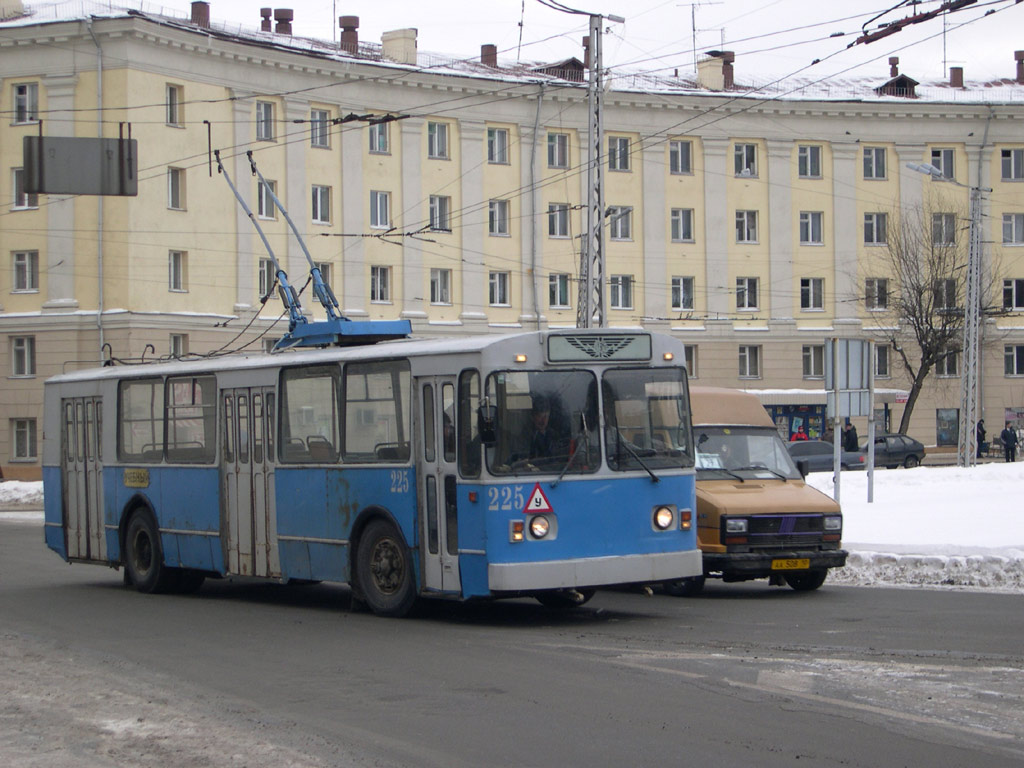 Петрозаводськ, ЗиУ-682В [В00] № 225
