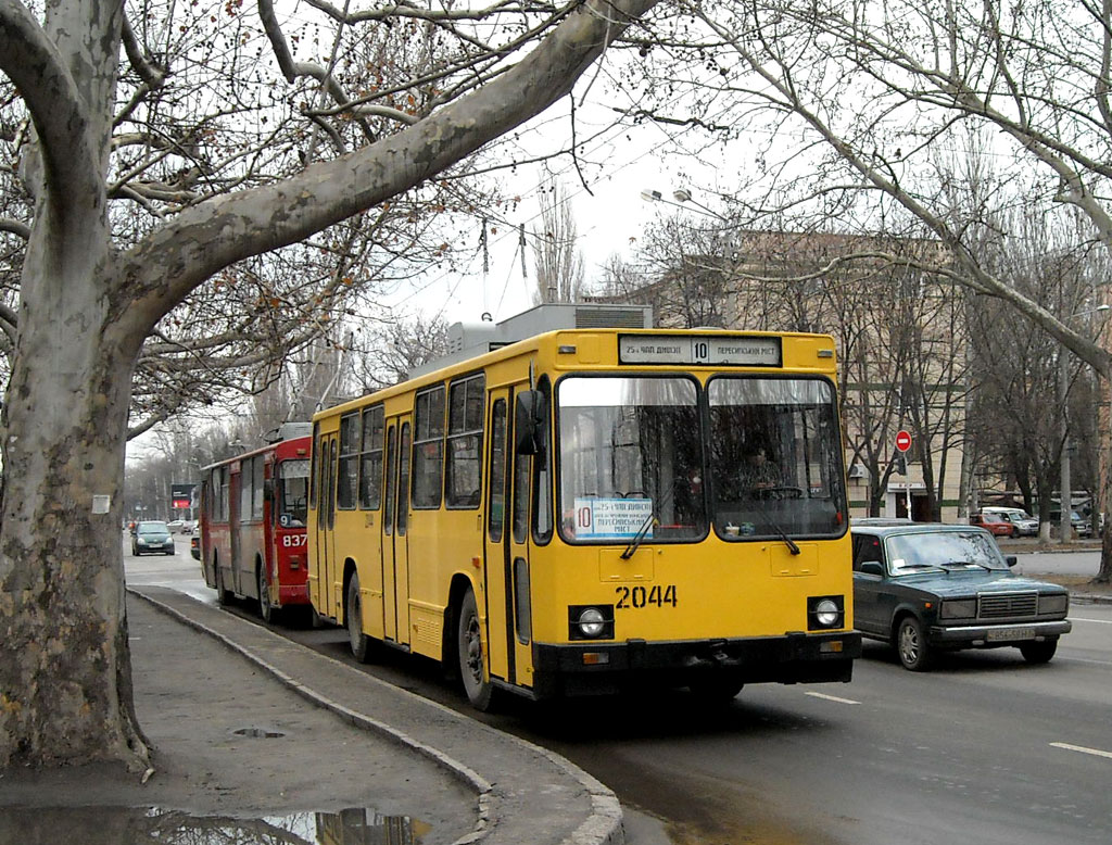 Одесса, ЮМЗ Т2 мод. 7 № 2044
