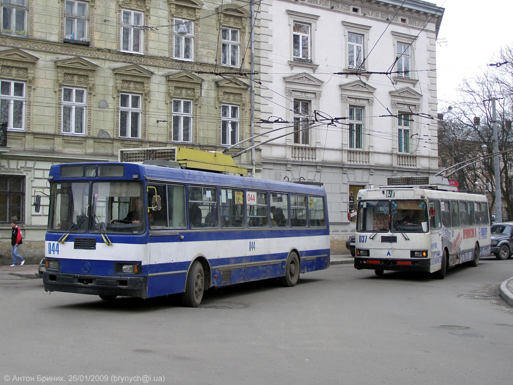 Львов, ЛАЗ-52522 № 044; Львов, ЛАЗ-52522 № 037
