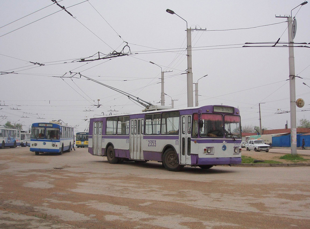 Севастополь, ЗиУ-682В-012 [В0А] № 2353; Севастополь, ЗиУ-682В-012 [В0А] № 1175