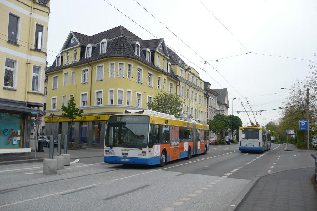Solingen, Van Hool AG 300T Nr 261