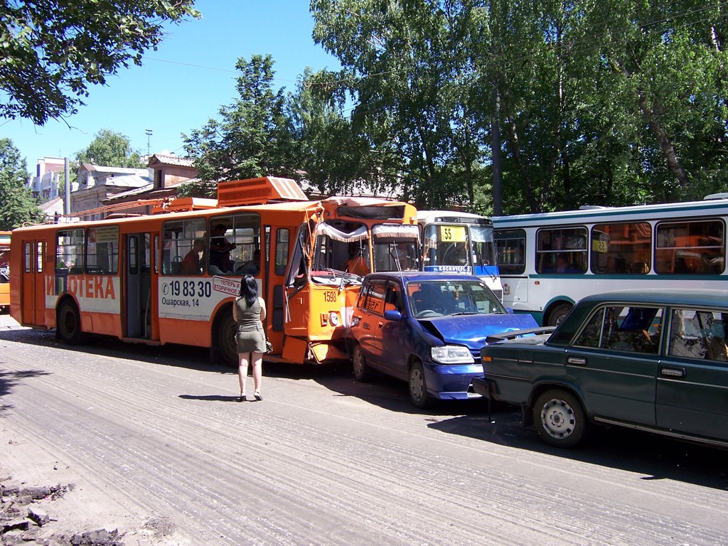 Nižni Novgorod, ZiU-682V-013 [V0V] № 1598; Nižni Novgorod — Incidents