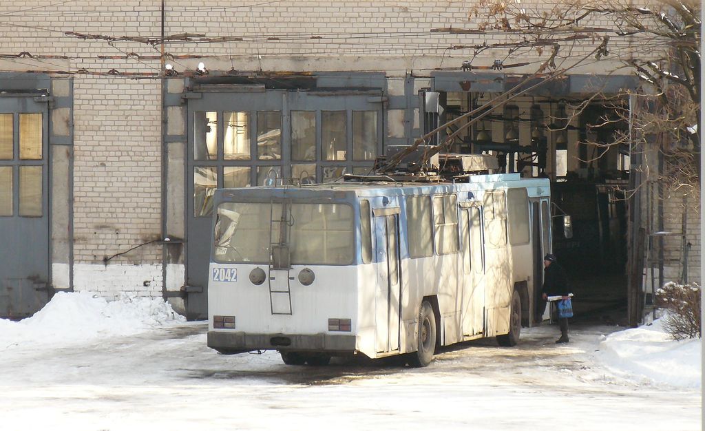 Днепр, ЮМЗ Т1Р (Т2П) № 2042