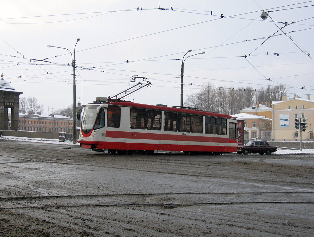 Санкт-Петербург, 71-134А (ЛМ-99АВН) № 1327 Санкт-Петербург, 71-134А (ЛМ-99АВН) № 1327