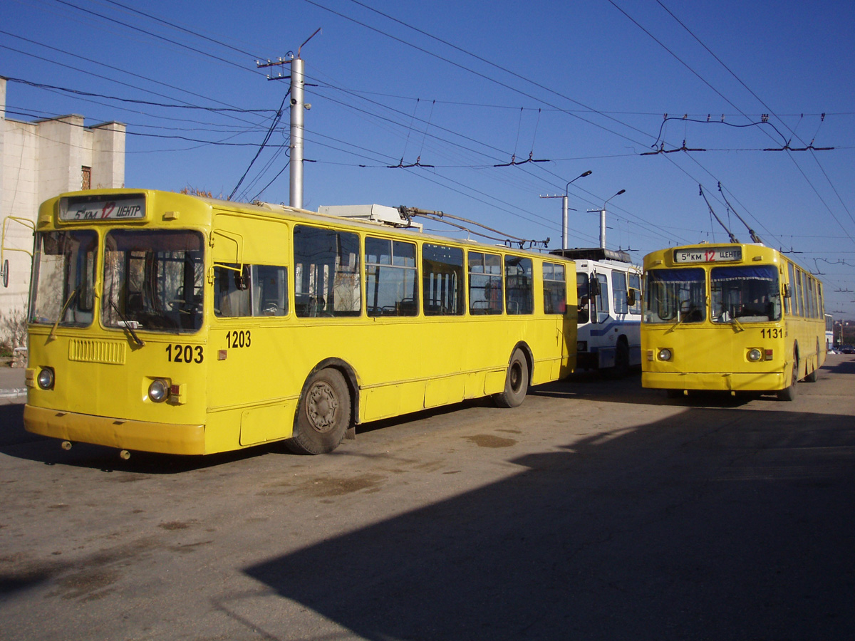 Севастополь, ЗиУ-682Г [Г00] № 1203; Севастополь, ЗиУ-682В [В00] № 1131