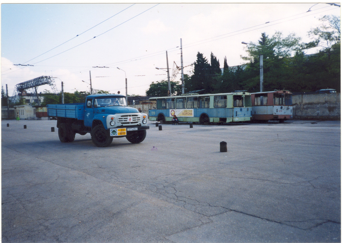 Севастополь, ЗиУ-682Г [Г00] № 1219; Севастополь, ЗиУ-682В № 1079; Севастополь — Разные фотографии