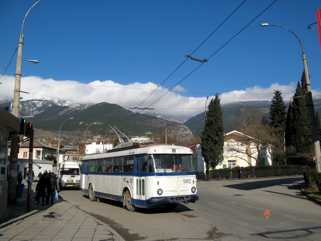 Крымский троллейбус, Škoda 9Tr18 № 5452