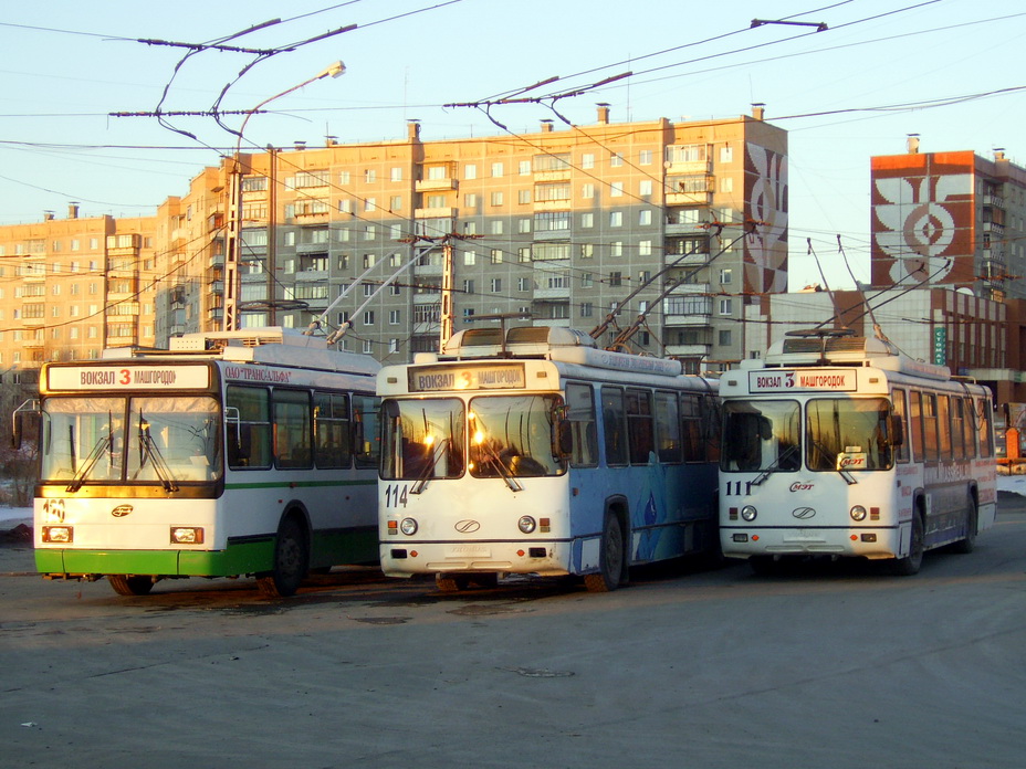 Миасс, ВМЗ-5298.00 (ВМЗ-375) № 120; Миасс, БТЗ-5276-04 № 114; Миасс, БТЗ-5276-04 № 111