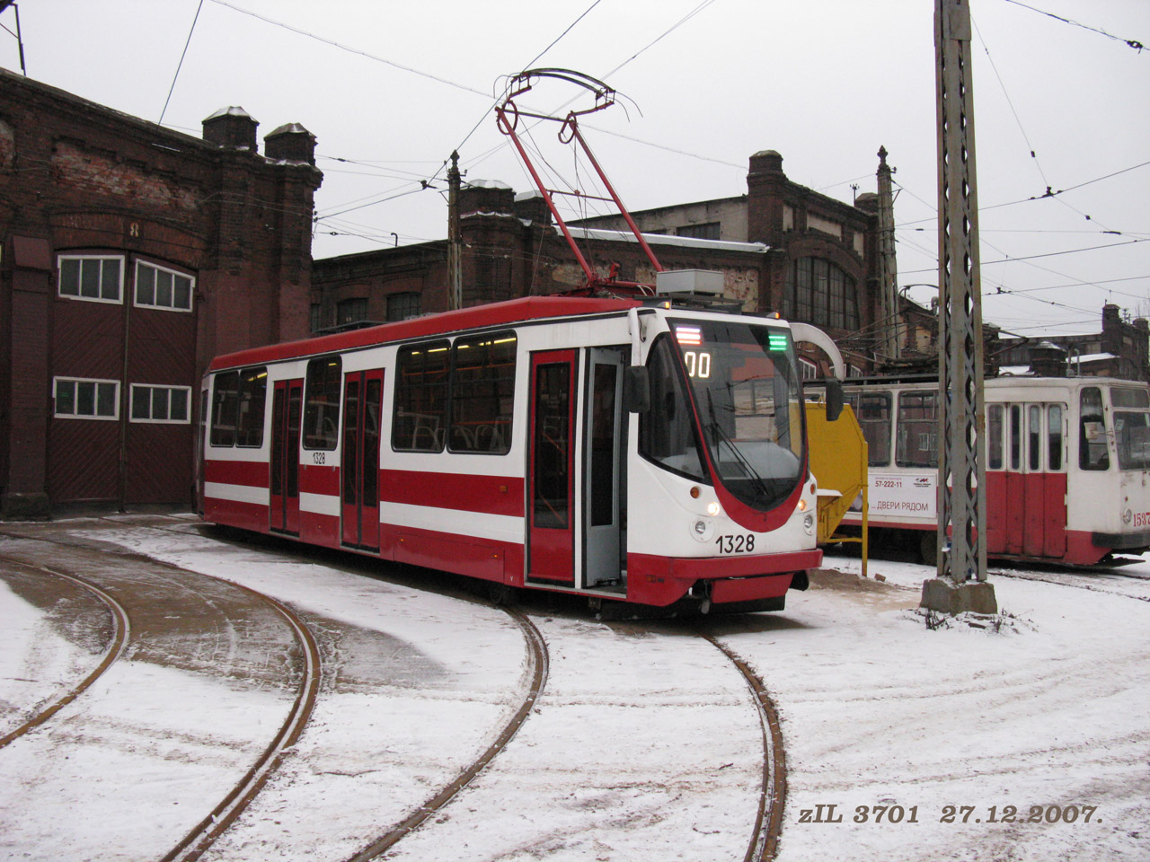 Санкт-Петербург, 71-134А (ЛМ-99АВН) № 1328; Санкт-Петербург, ЛМ-68М № 1537