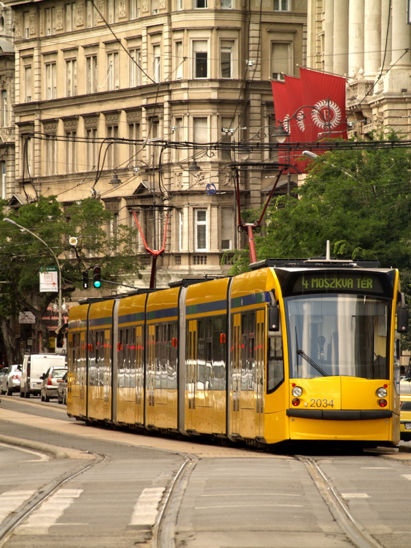 Budapešť, Siemens Combino Supra NF12B č. 2034 Budapešť, Siemens Combino Supra NF12B č. 2034