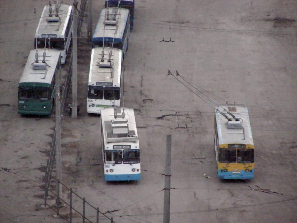 Одесса, ЗиУ-682В [В00] № 826; Одесса, ЗиУ-682В-013 [В0В] № 856; Одесса, ВЗТМ-5284.02 № 615; Одесса — Троллейбусное депо № 2