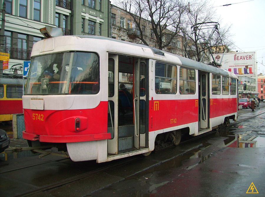 Киев, Tatra T3SU № 5742