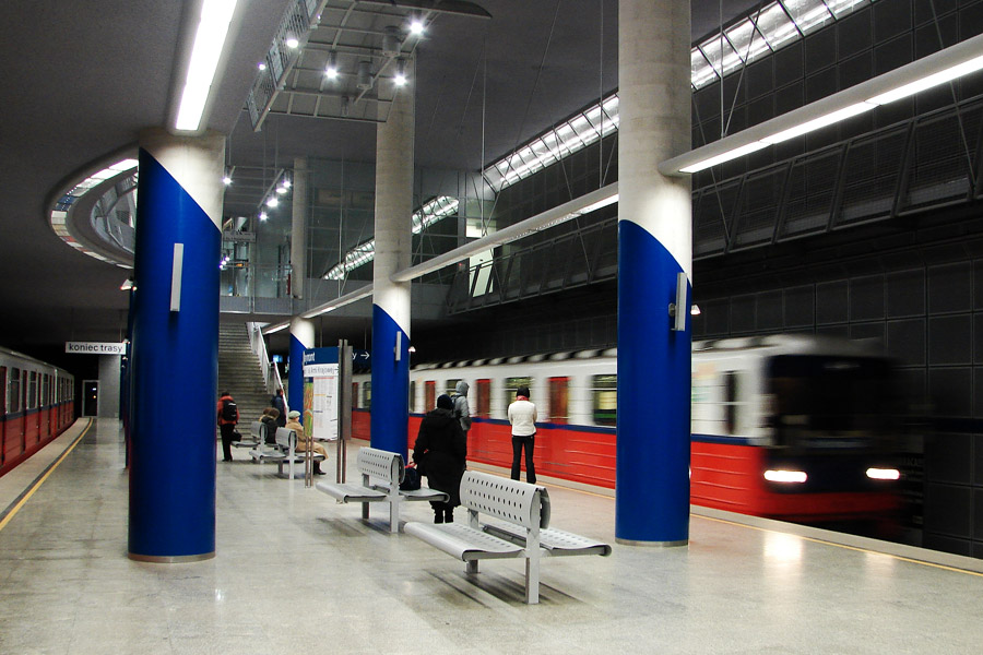 Varsova — Metro