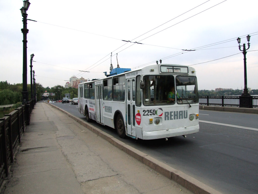 Донецк, ЗиУ-682В № 2250