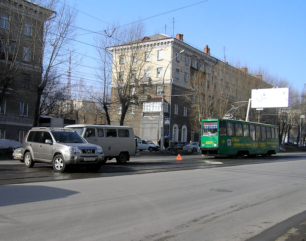 Новосибирск, 71-605 (КТМ-5М3) № 2021; Новосибирск — Происшествия