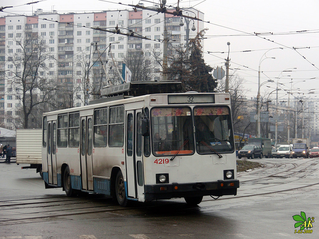 Kiova, YMZ T2 # 4219