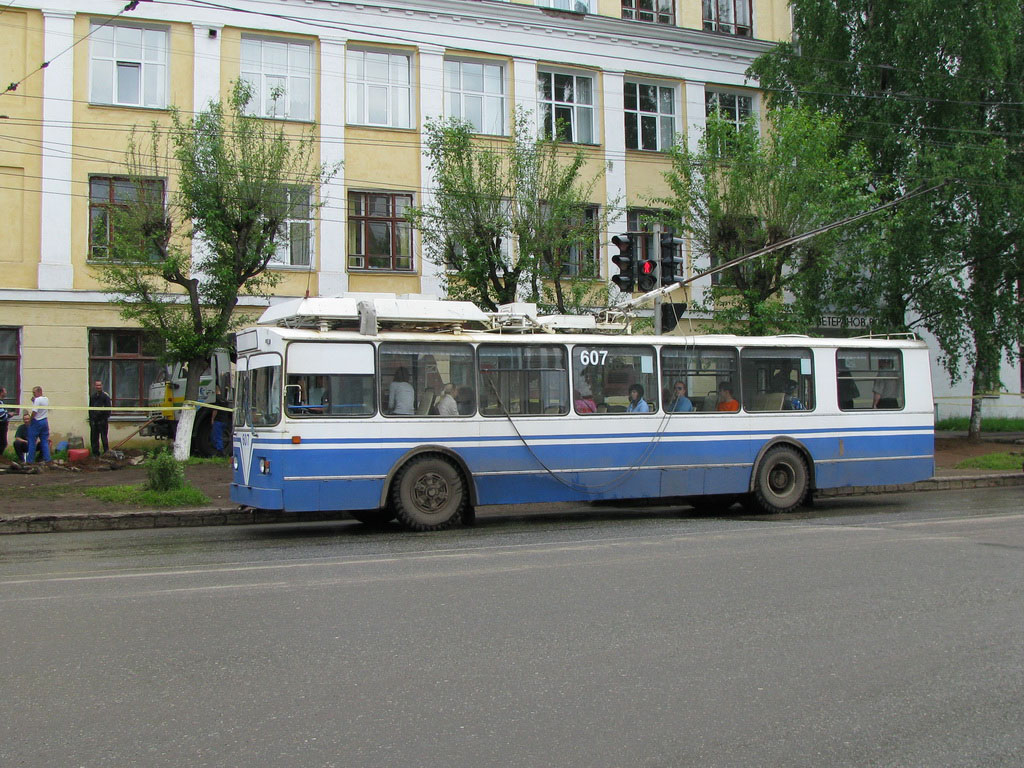 Киров, ЗиУ-682 КР Иваново № 607
