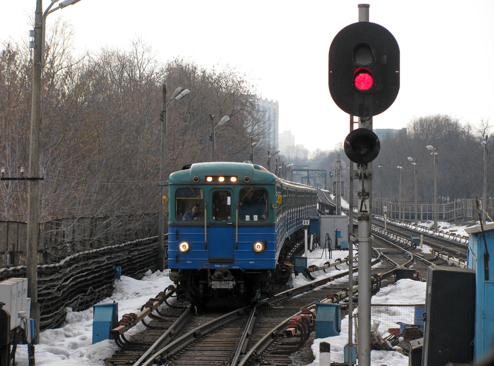 Москва — Метрополитен — [4] Филёвская линия; Москва — Метрополитен — Подвижной состав — Еж/Ем-508/Ем-509