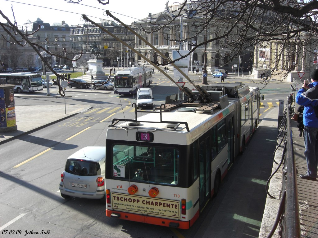 Женева, Hess SwissTrolley 1 (BGT-N) № 713