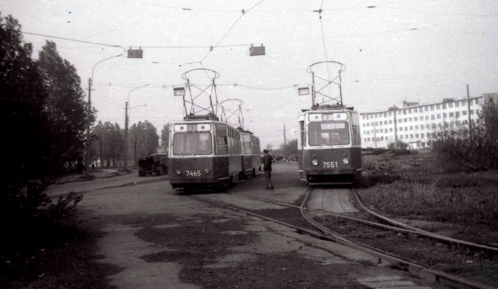 Sankt Petersburg, LM-68M Nr 7465; Sankt Petersburg, LM-68M Nr 7551