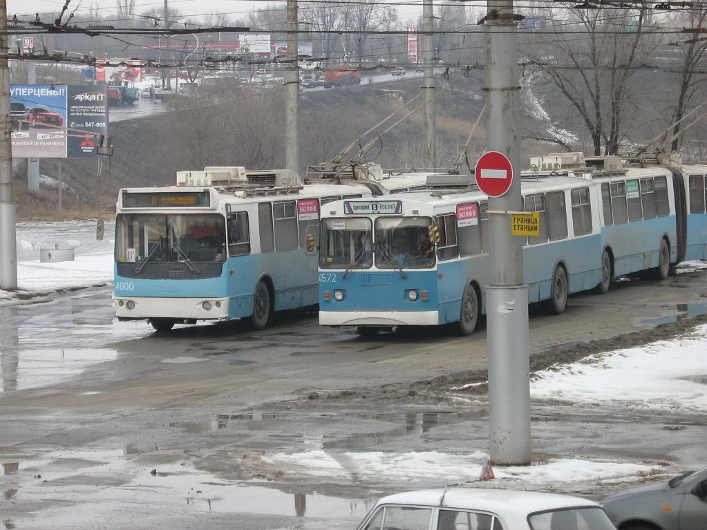 Волгоград, Тролза-62052.02 [62052В] № 4600; Волгоград, ЗиУ-682Г-016 (012) № 4572; Волгоград — Троллейбусные линии: [1 и 4] Центральная сеть