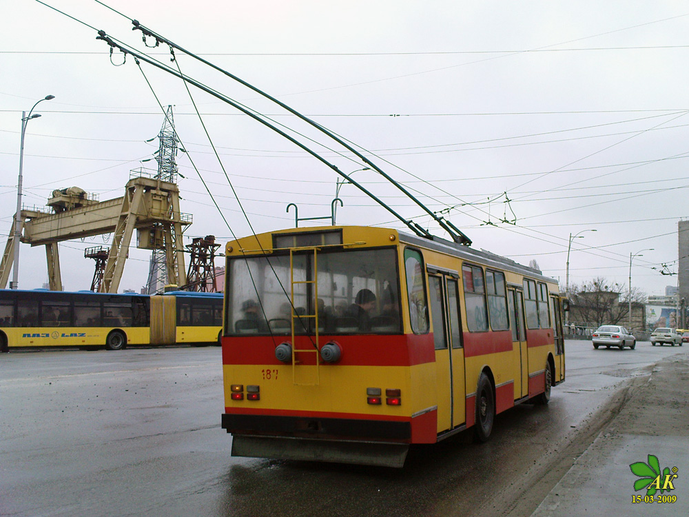Киев, Škoda 14Tr02/6 № 187