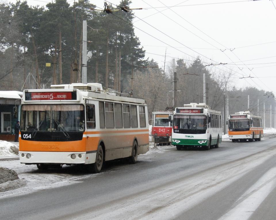 Дзержинск, ЗиУ-682Г-016.02 № 054; Дзержинск, ЗиУ-682Г-016.02 № 074; Дзержинск — Троллейбусные линии и инфраструктура