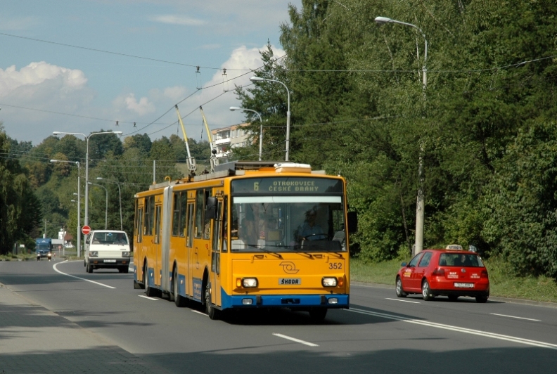 Злин, Škoda 15Tr13/6M № 352
