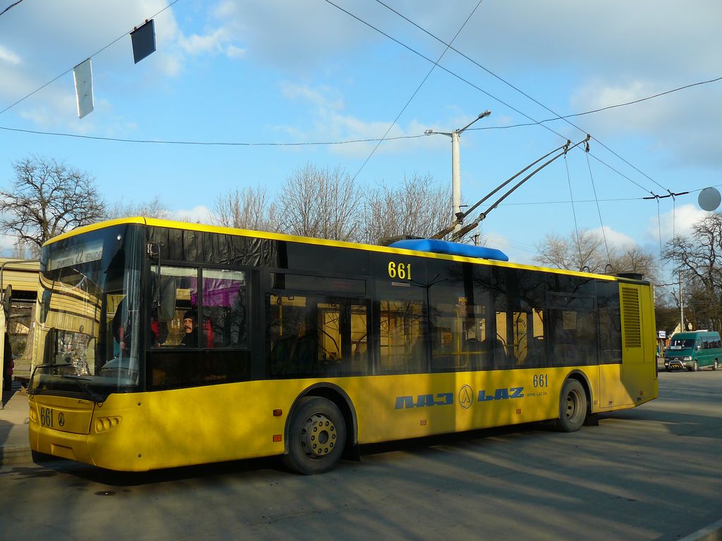 Krivij Rih, LAZ E183D1 Br. 661