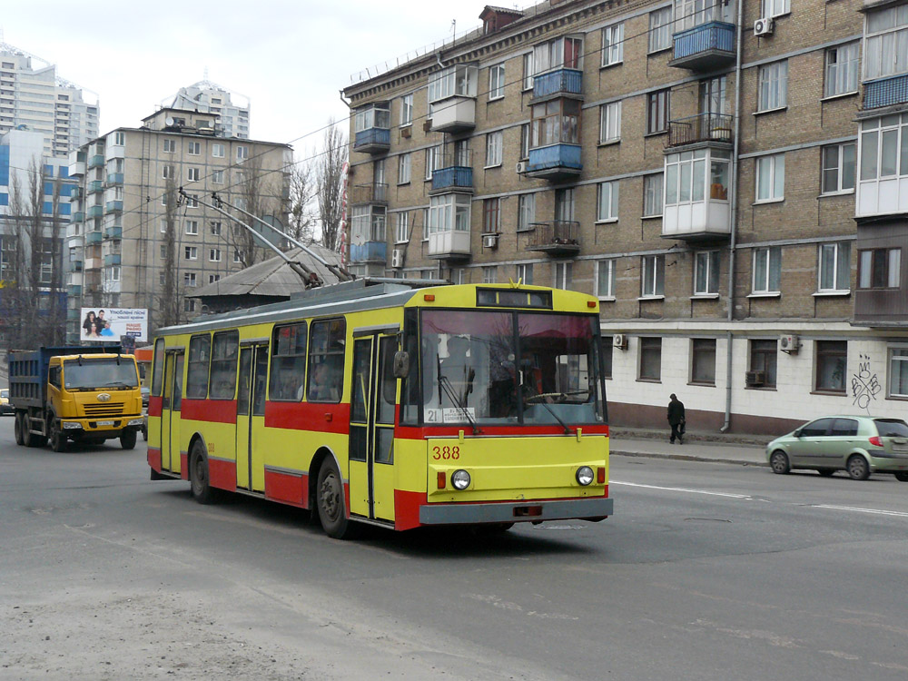 Киев, Škoda 14Tr02/6 № 388