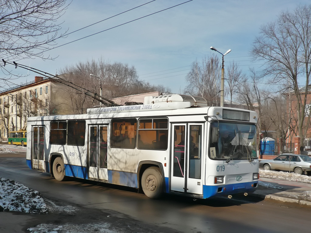 Novokujbyshevsk, BTZ-52761R № 019
