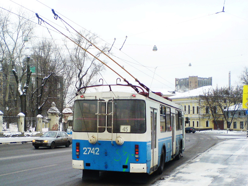 Москва, ЗиУ-682Г-016.02 (с широкой 1-й дверью) № 2742