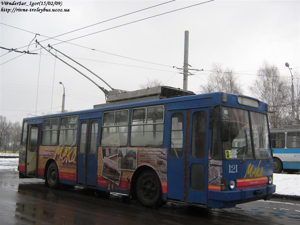 Ровно, ЮМЗ Т2 № 121