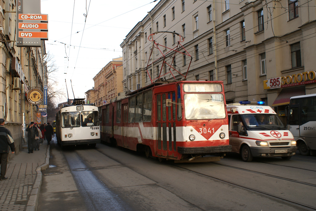 Санкт-Петербург, ЗиУ-682В-012 [В0А] № 2795; Санкт-Петербург, ЛВС-86К № 3041