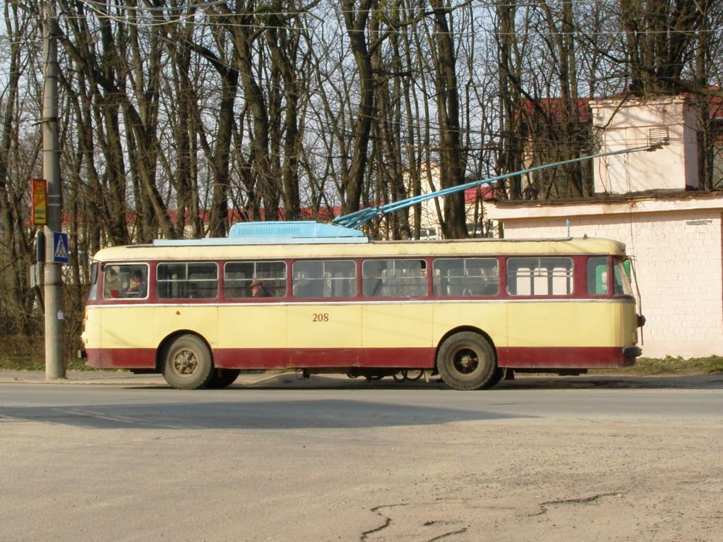 Черновцы, Škoda 9TrH27 № 208