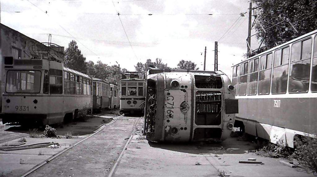 Санкт-Петербург, ЛМ-68 № 9331; Санкт-Петербург, ЛМ-57 № С7163