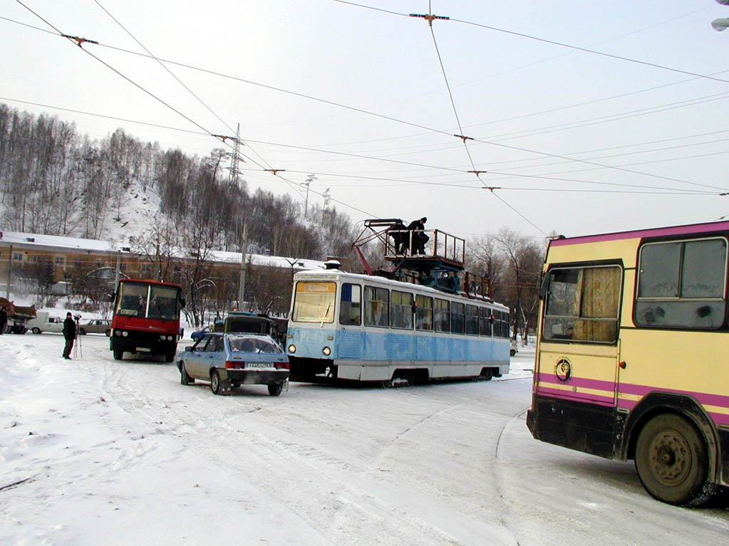 Zlatoust, 71-605 (KTM-5M3) č. РТ-4; Zlatoust — Construction on Petrovskiy bridge