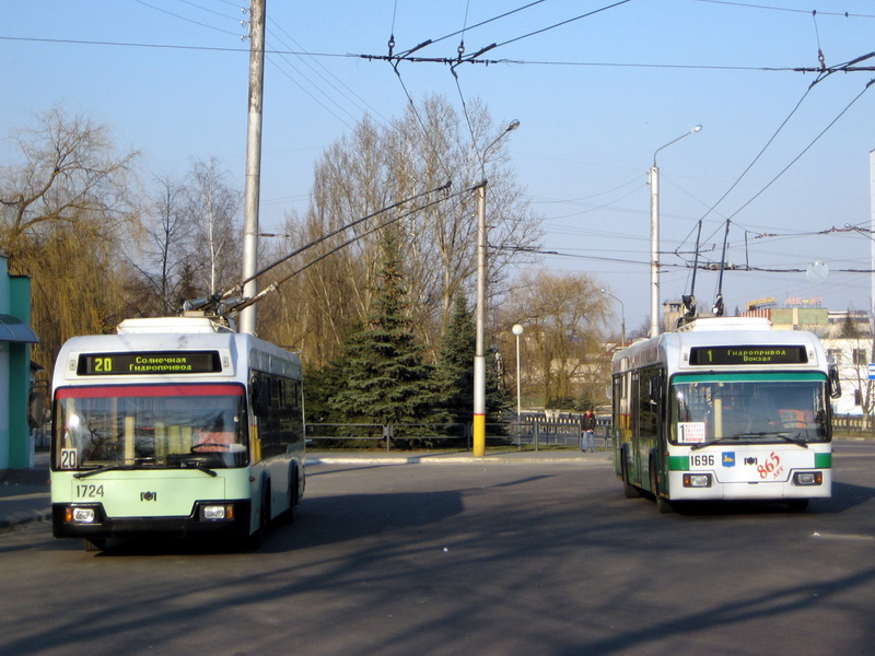 Homiel, BKM 32102 # 1724; Homiel, BKM 32102 # 1696; Homiel — Terminus stations Homiel, BKM 32102 # 1724; Homiel, BKM 32102 # 1696; Homiel — Terminus stations