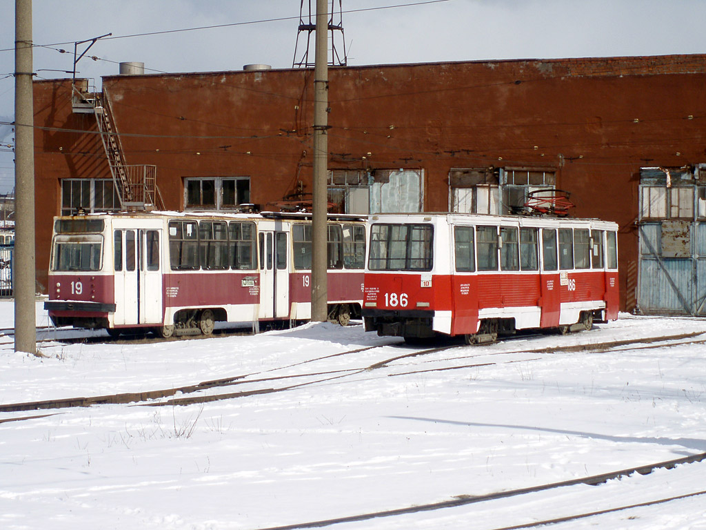 Nizhniy Tagil, 71-605 (KTM-5M3) č. 186