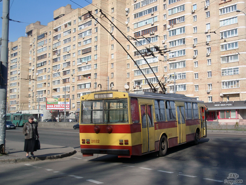 Киев, Škoda 14Tr89/6 № 2032