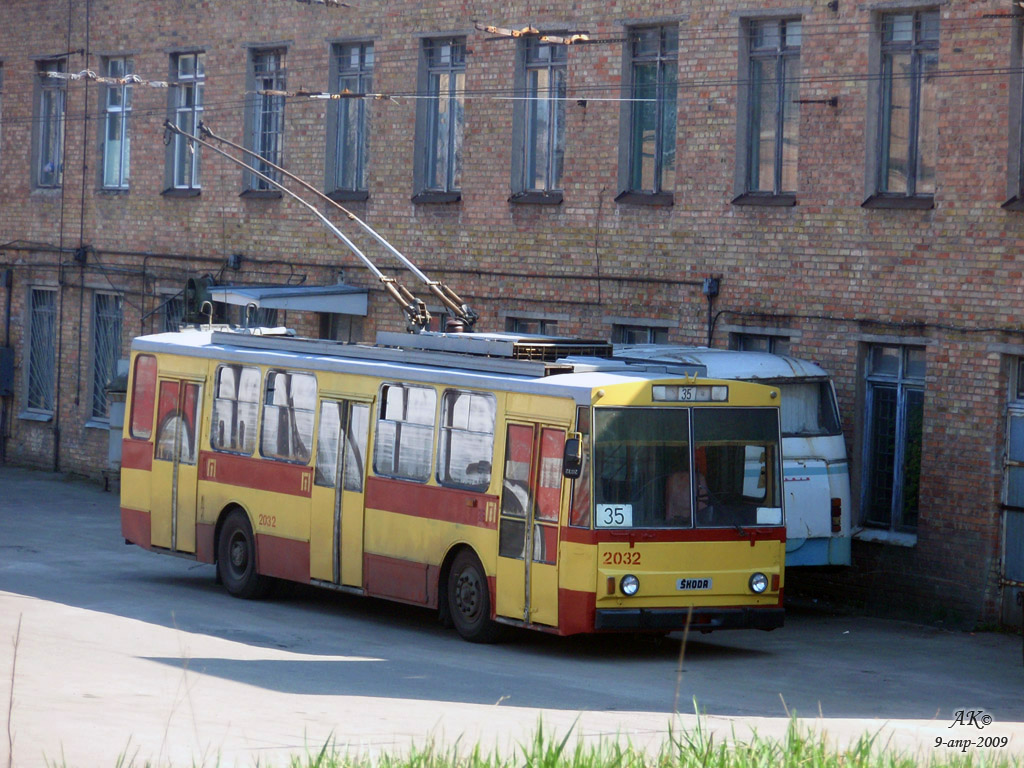 Киев, Škoda 14Tr89/6 № 2032