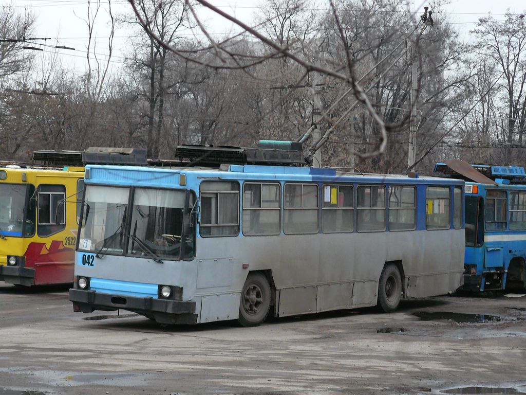 Днепр, ЮМЗ Т1Р (Т2П) № 2042