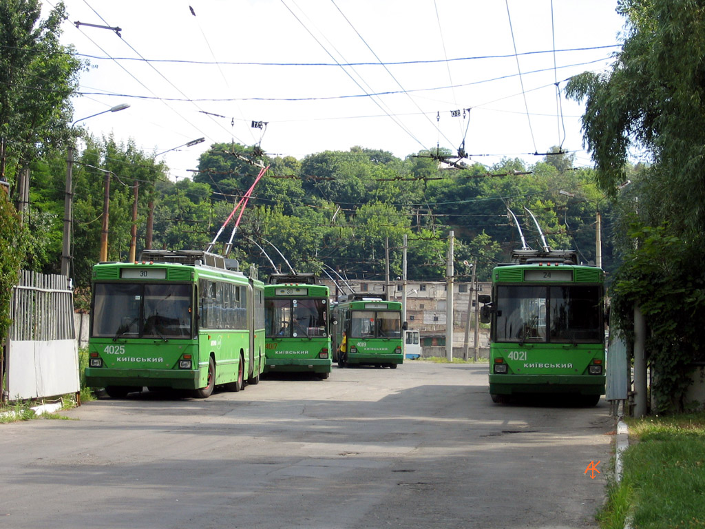 Киев, Киев-12.03 № 4025; Киев, Киев-12.03 № 4021