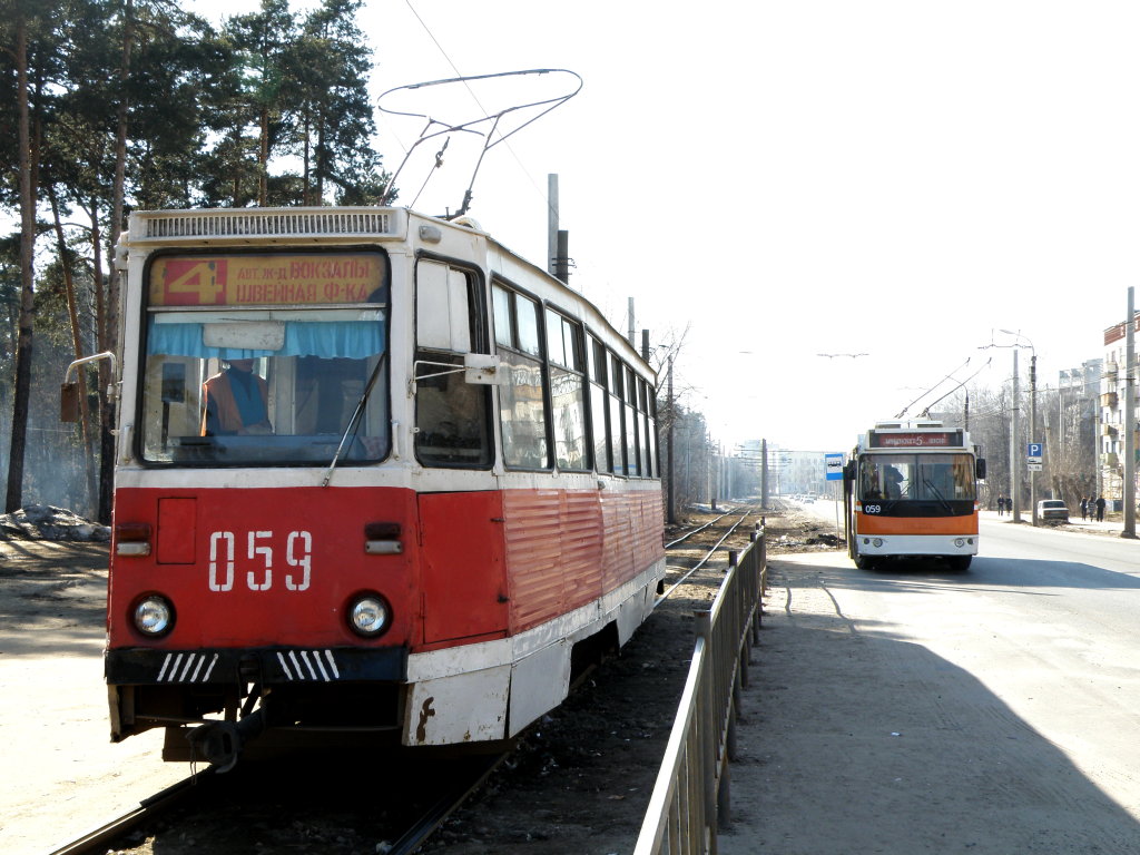 Dzerzhinsk, 71-605 (KTM-5M3) č. 059; Dzerzhinsk, ZiU-682G-016.02 č. 059