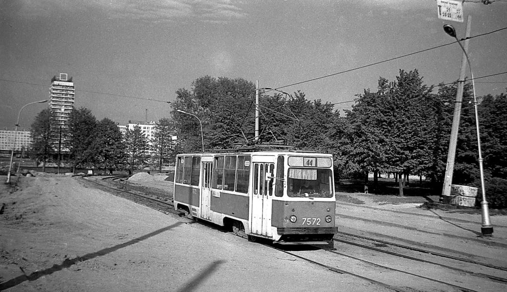 Санкт-Петербург, ЛМ-68М № 7572