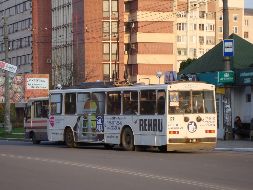 Ивано-Франковск, Škoda 14Tr02 № 128