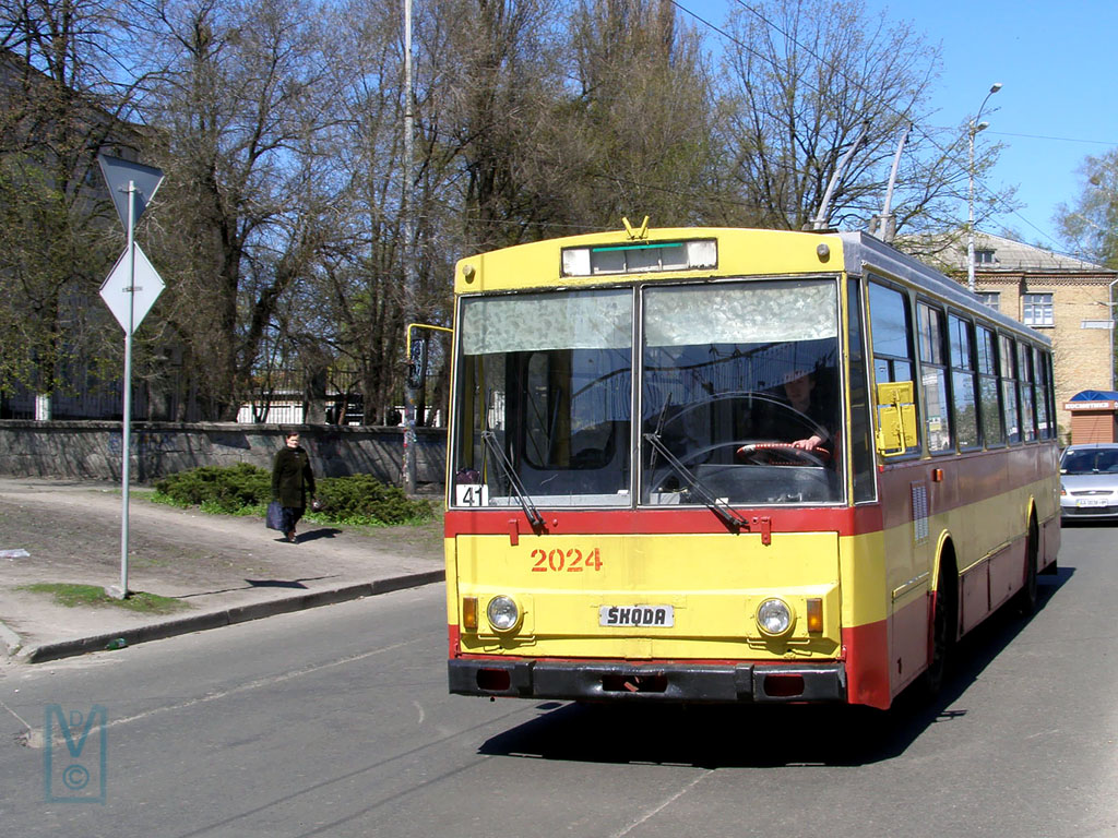 Киев, Škoda 14Tr02/6 № 2024