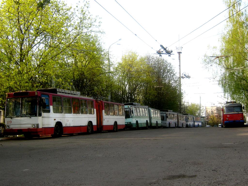 Ровно, ЮМЗ Т1 № 119
